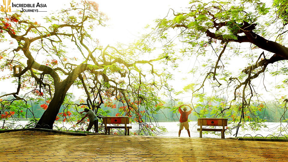 Hoan Kiem Lake Hanoi city tour