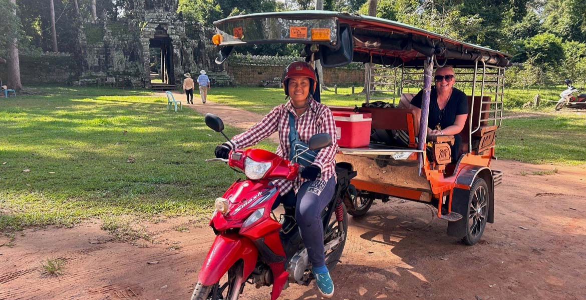 Tuk Tuk Driving